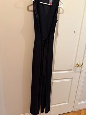 Vince Camuto Black V-Neck Sleeveless Jumpsuit